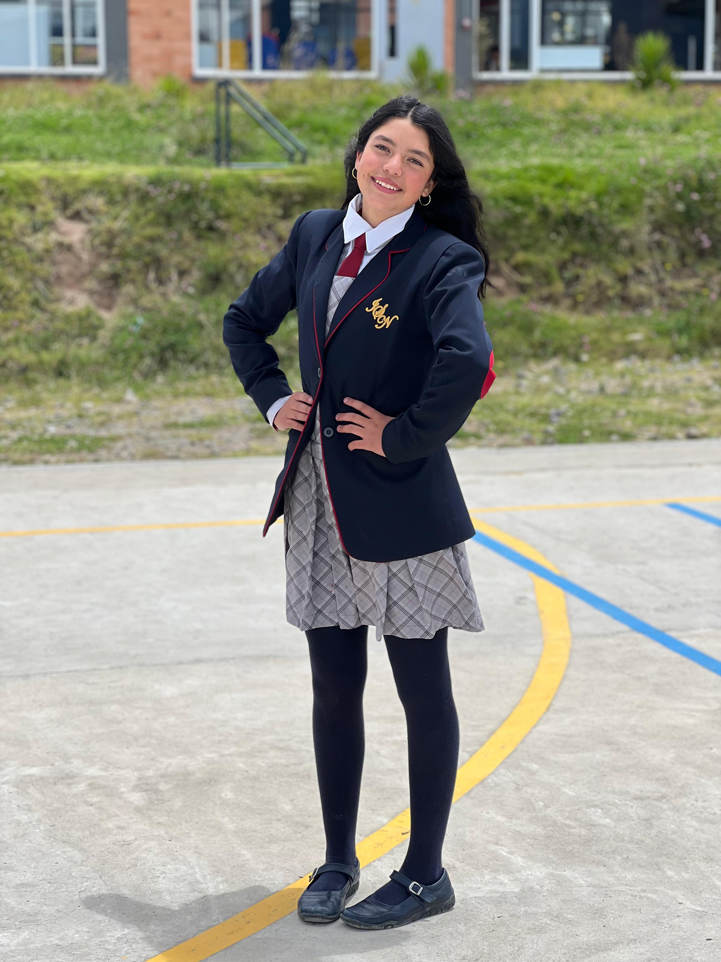 Uniforme de diario femenino IET San Nicolás